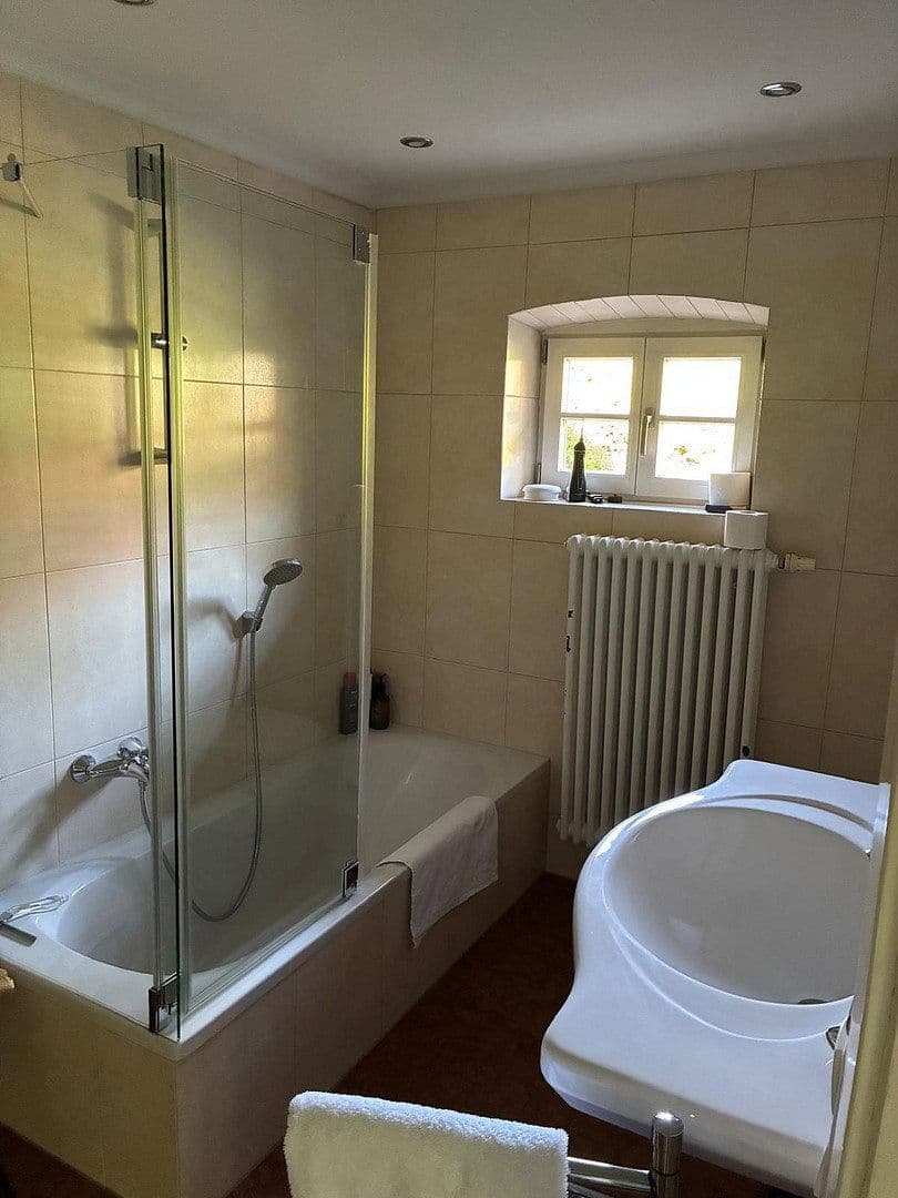 Pronájem domu 140 m², pozemek 1.500 m², Rottach Egern, Bavorsko Pronájem domu 140 m², pozemek 1.500 m², Rottach Egern, Bavorsko