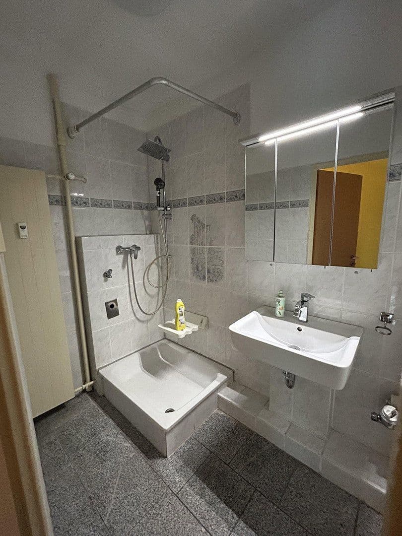 Pronájem bytu 3+kk 70 m², In der Adelenhütte 6, Köln, Severní Porýní-Vestfálsko Pronájem bytu 3+kk 70 m², In der Adelenhütte 6, Köln, Severní Porýní-Vestfálsko