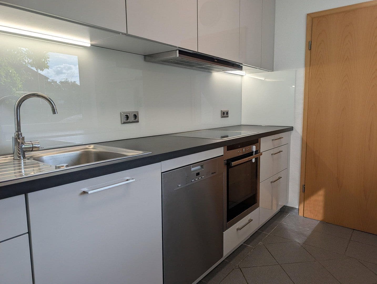 Prodej domu 96 m², pozemek 250 m², Dinslaken, Severní Porýní-Vestfálsko Prodej domu 96 m², pozemek 250 m², Dinslaken, Severní Porýní-Vestfálsko