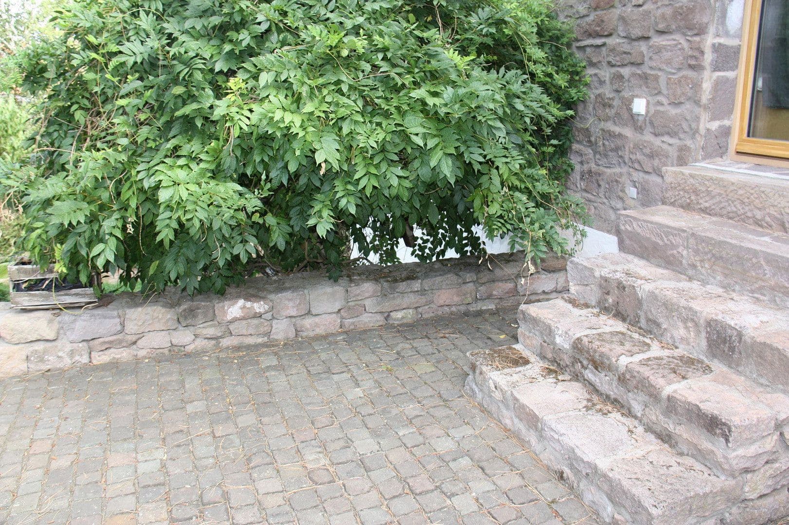 Prodej domu 380 m², pozemek 1.800 m², Ottweiler, Země Sársko Prodej domu 380 m², pozemek 1.800 m², Ottweiler, Země Sársko