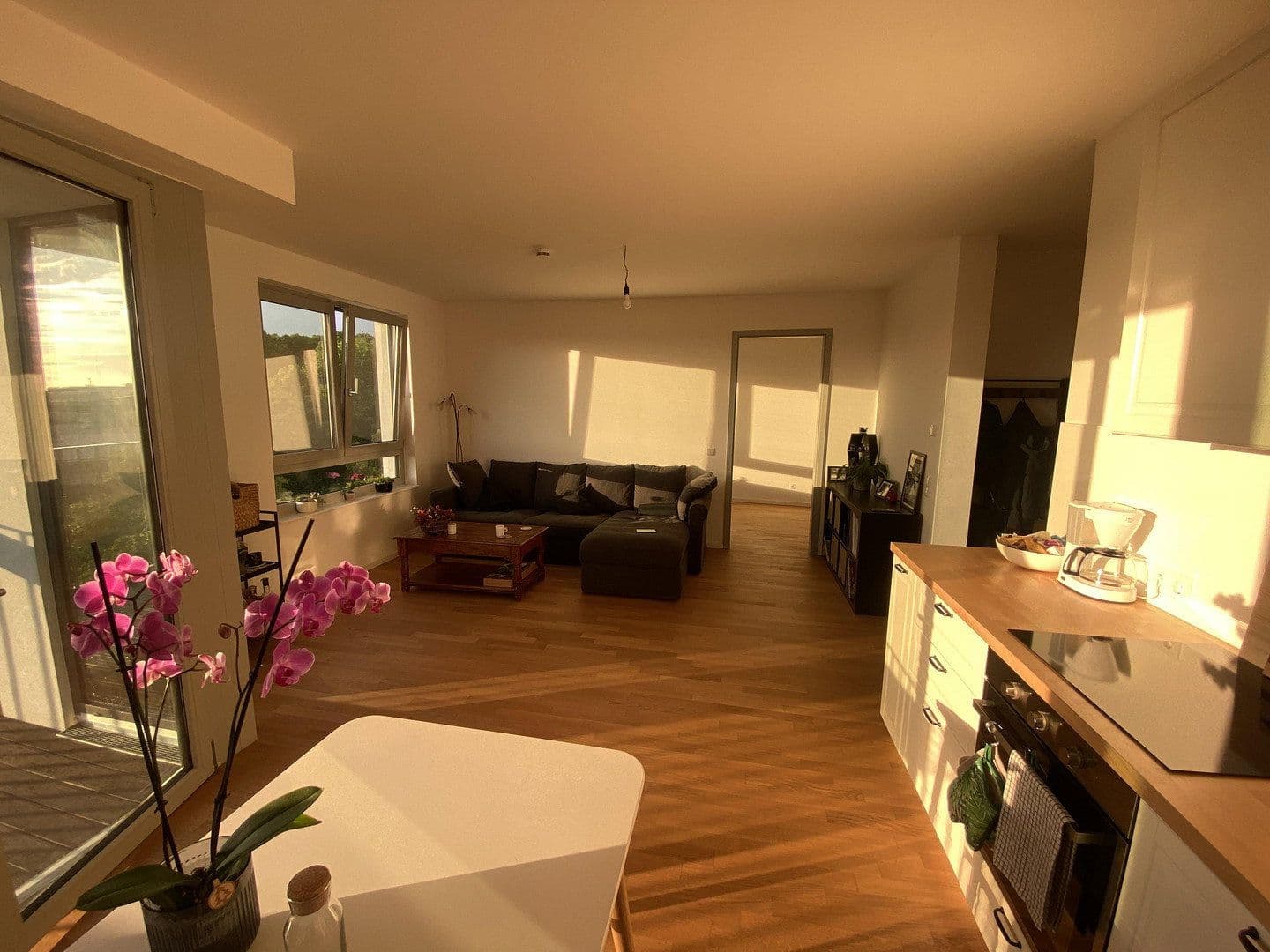 Prodej bytu 4+1 106 m², Konrad-Wolf-Str. 90, Berlin, Berlín Prodej bytu 4+1 106 m², Konrad-Wolf-Str. 90, Berlin, Berlín