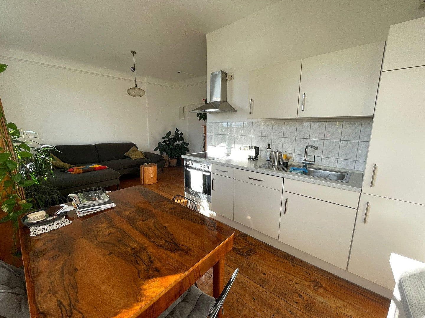 Pronájem bytu 3+1 46 m², Kreuzlingerstrasse 18, Friedrichshafen, Bádensko-Württembersko Pronájem bytu 3+1 46 m², Kreuzlingerstrasse 18, Friedrichshafen, Bádensko-Württembersko