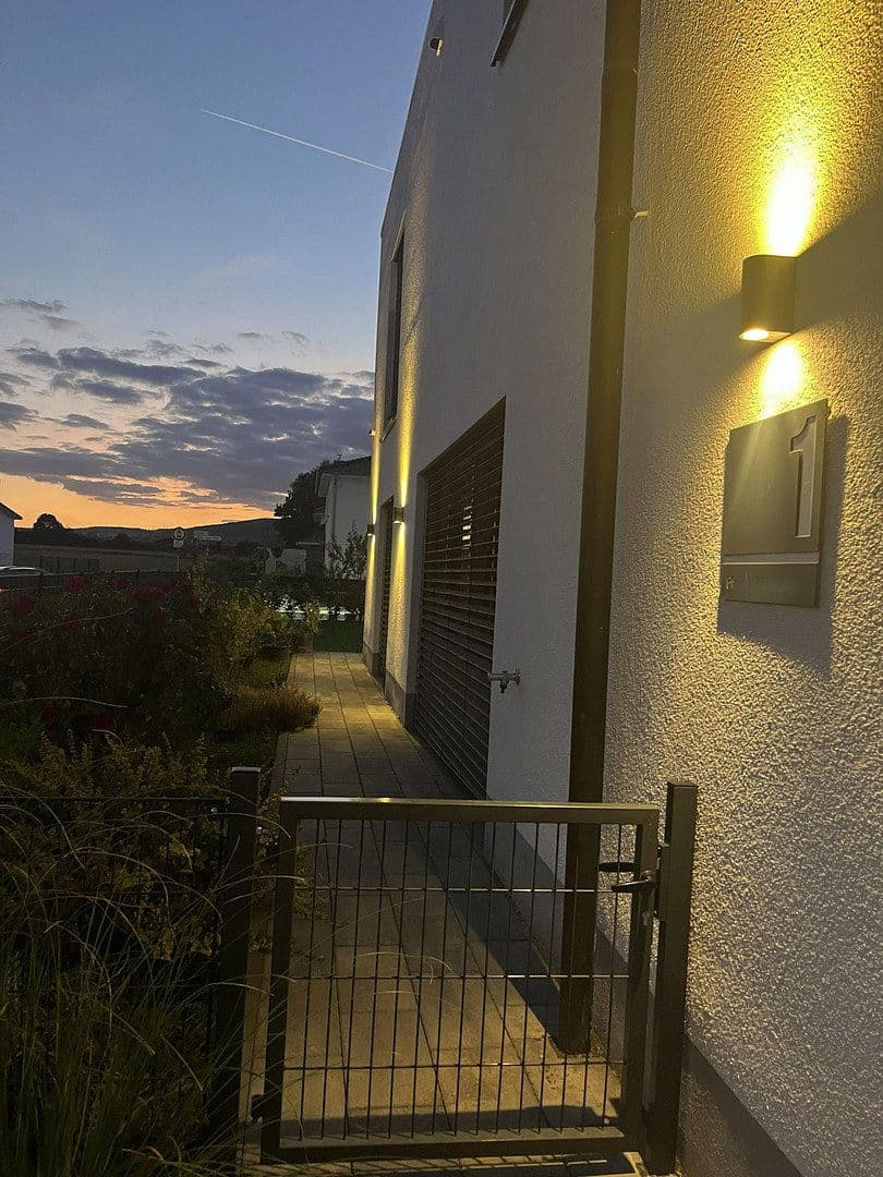 Prodej domu 378 m², pozemek 770 m², Butzbach, Hessen Prodej domu 378 m², pozemek 770 m², Butzbach, Hessen