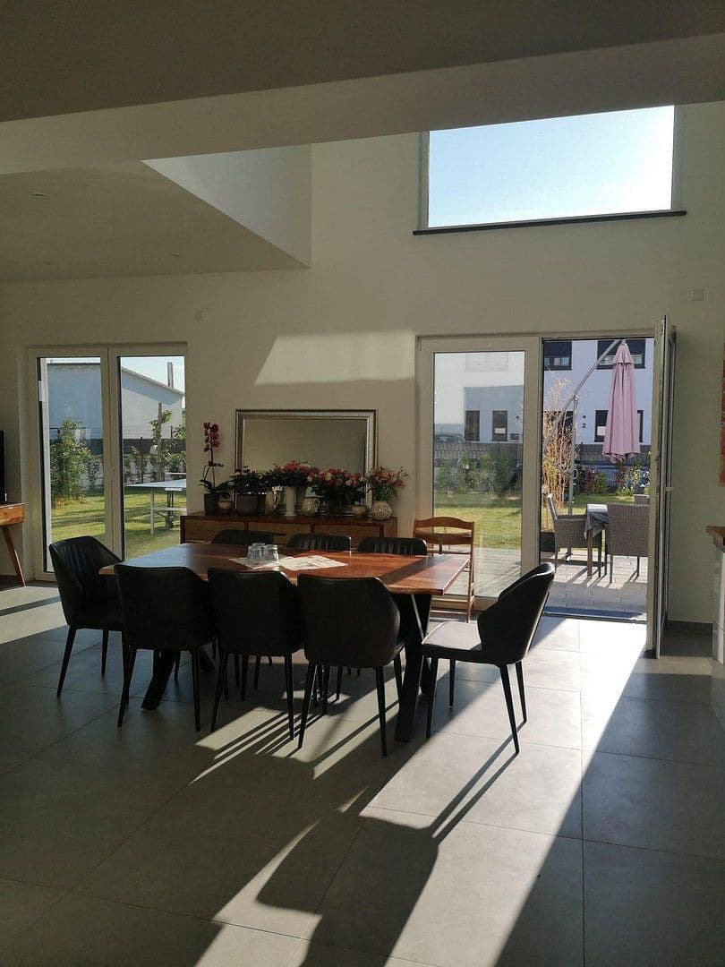 Prodej domu 378 m², pozemek 770 m², Butzbach, Hessen Prodej domu 378 m², pozemek 770 m², Butzbach, Hessen