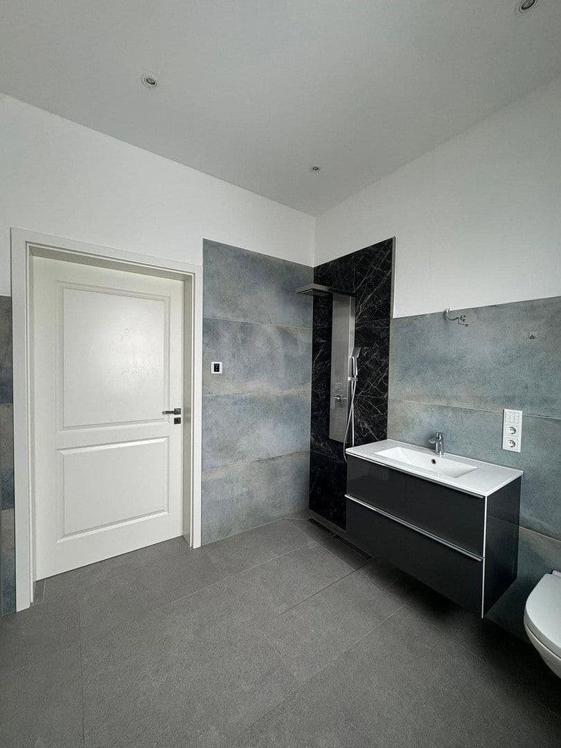 Prodej domu 378 m², pozemek 770 m², Butzbach, Hessen Prodej domu 378 m², pozemek 770 m², Butzbach, Hessen