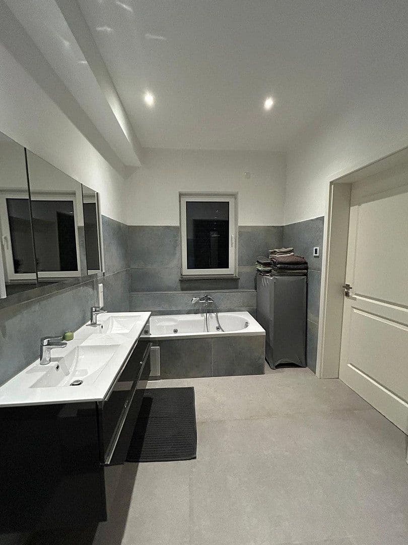 Prodej domu 378 m², pozemek 770 m², Butzbach, Hessen Prodej domu 378 m², pozemek 770 m², Butzbach, Hessen