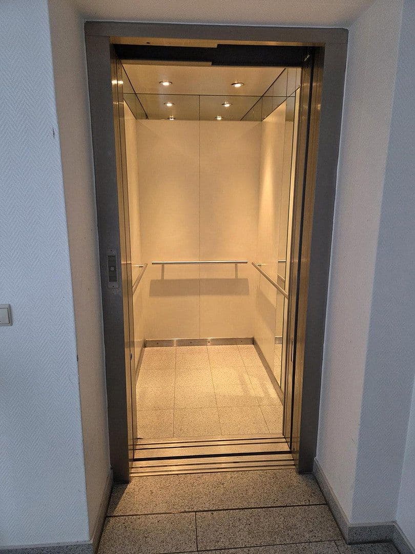 Pronájem bytu 3+1 110 m², Lauf an der Pegnitz, Bavorsko Pronájem bytu 3+1 110 m², Lauf an der Pegnitz, Bavorsko