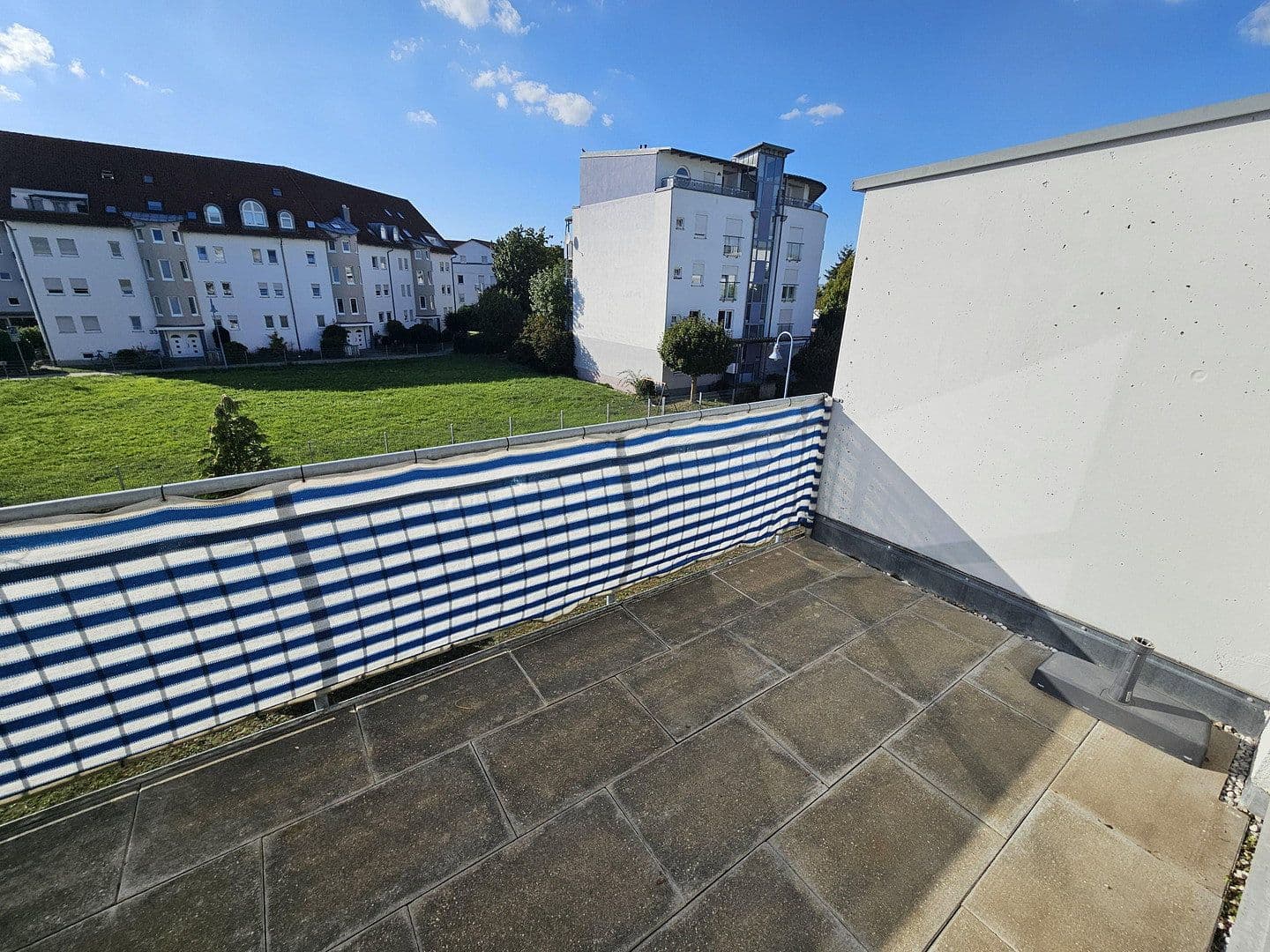 Pronájem bytu 1+1 39 m², Laupheim, Bádensko-Württembersko Pronájem bytu 1+1 39 m², Laupheim, Bádensko-Württembersko