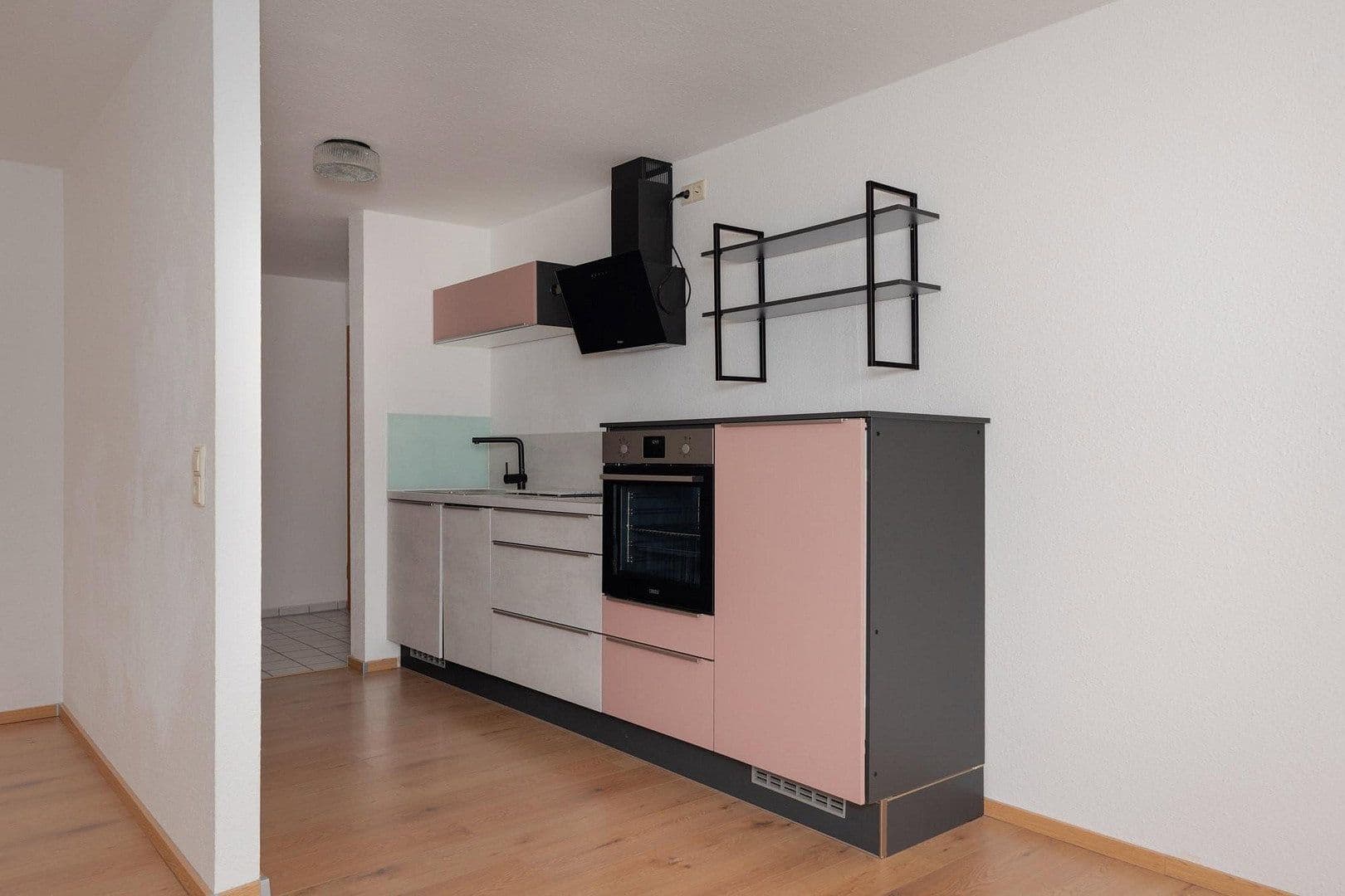Pronájem bytu 1+1 39 m², Laupheim, Bádensko-Württembersko Pronájem bytu 1+1 39 m², Laupheim, Bádensko-Württembersko