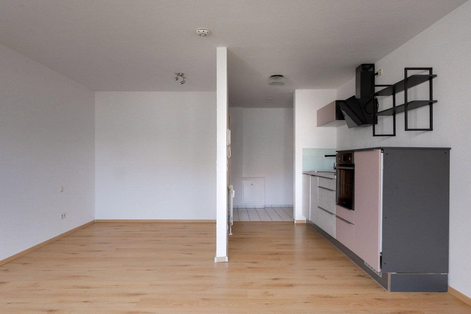 Pronájem bytu 1+1 39 m², Laupheim, Bádensko-Württembersko Pronájem bytu 1+1 39 m², Laupheim, Bádensko-Württembersko