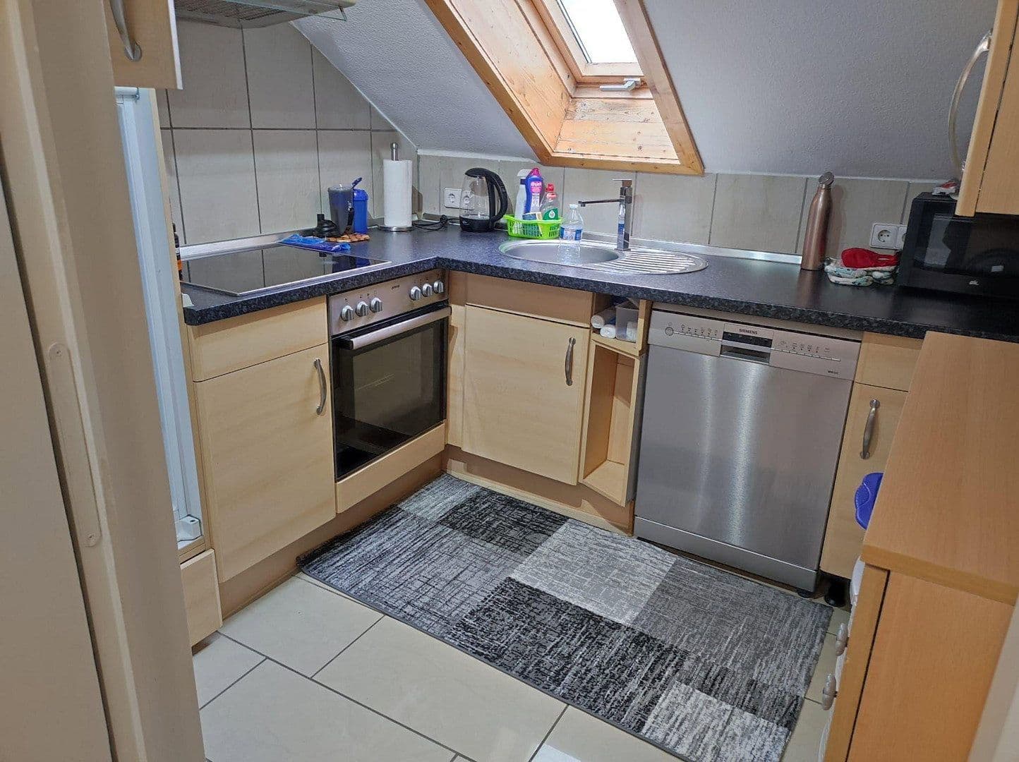 Pronájem bytu 2+1 53 m², Bonn, Severní Porýní-Vestfálsko Pronájem bytu 2+1 53 m², Bonn, Severní Porýní-Vestfálsko