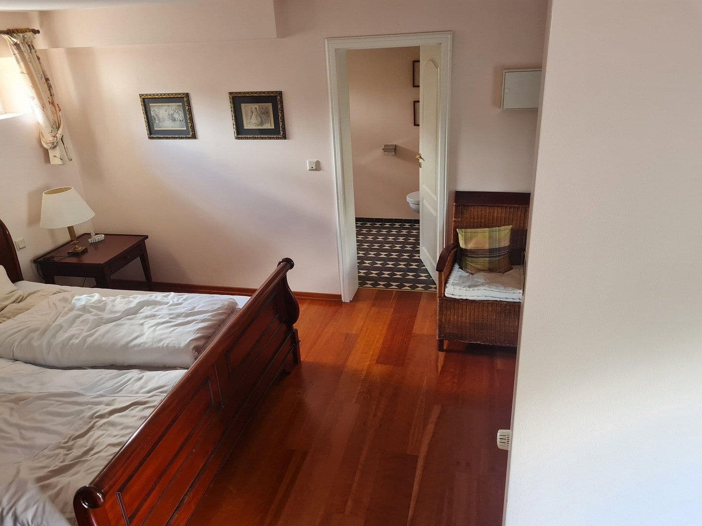 Prodej domu 370 m², pozemek 700 m², Bergisch Gladbach, Severní Porýní-Vestfálsko Prodej domu 370 m², pozemek 700 m², Bergisch Gladbach, Severní Porýní-Vestfálsko
