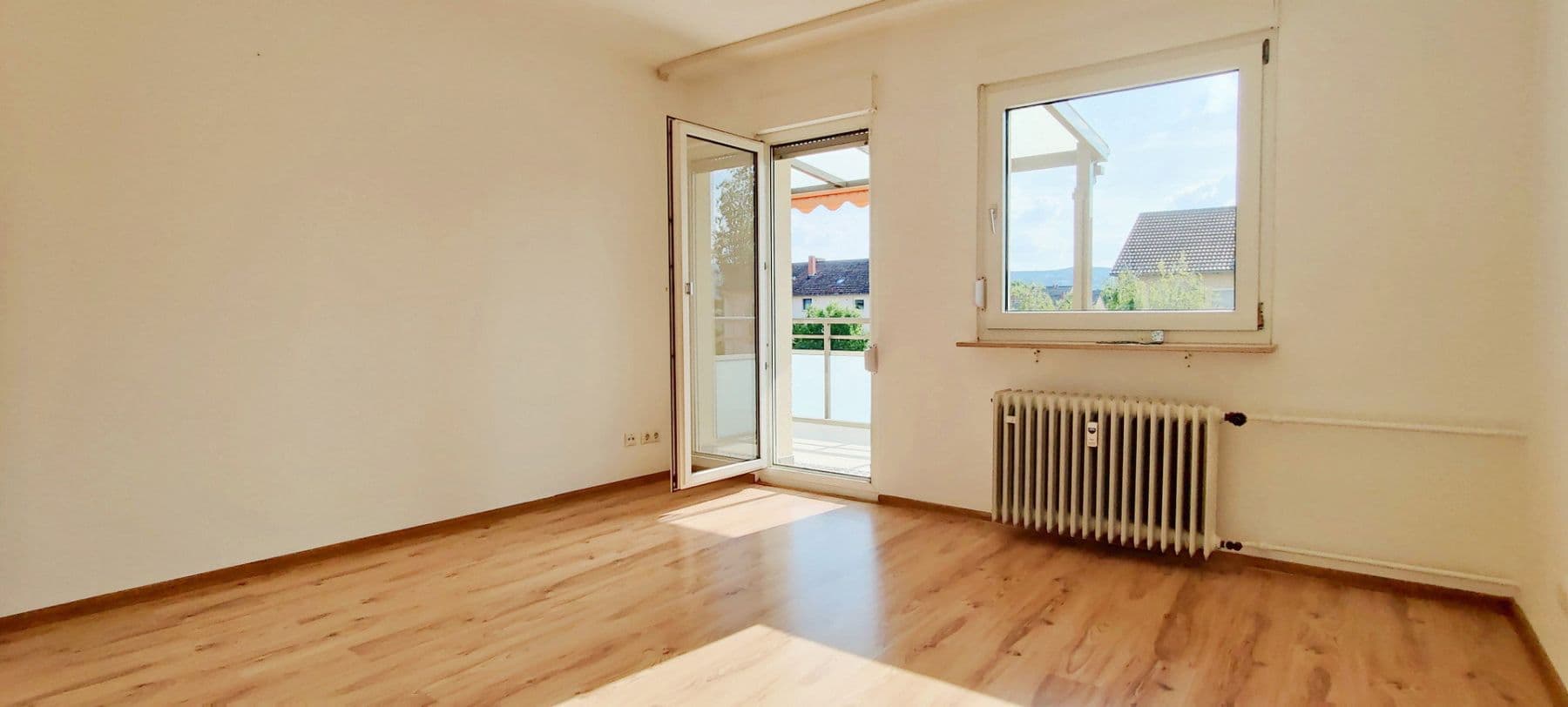 Pronájem bytu 3+1 72 m², Dresdener Straße 4, Bad Dürkheim, Porýní-Falc Pronájem bytu 3+1 72 m², Dresdener Straße 4, Bad Dürkheim, Porýní-Falc