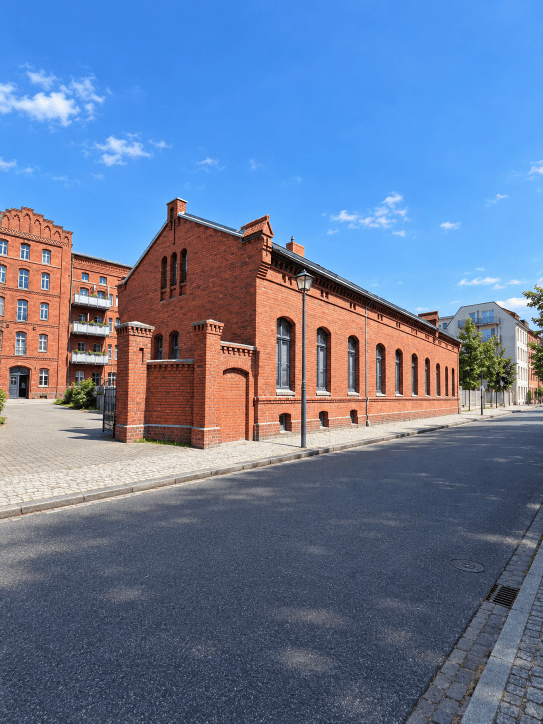 Prodej domu 2.159 m², pozemek 2.809 m², Kirchhofstraße 14a/14b, Brandenburg an der Havel, Braniborsko Prodej domu 2.159 m², pozemek 2.809 m², Kirchhofstraße 14a/14b, Brandenburg an der Havel, Braniborsko