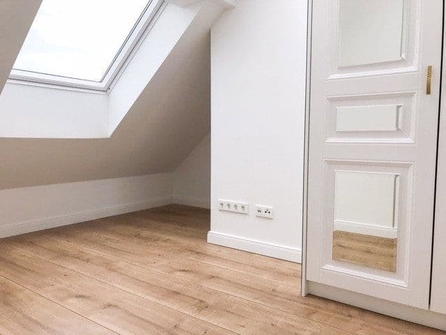 Pronájem bytu 5+1 181 m², Caspar-Theyß-Straße 9, Berlin, Berlín Pronájem bytu 5+1 181 m², Caspar-Theyß-Straße 9, Berlin, Berlín