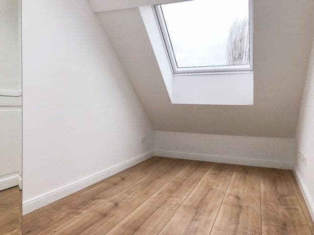 Pronájem bytu 5+1 181 m², Caspar-Theyß-Straße 9, Berlin, Berlín Pronájem bytu 5+1 181 m², Caspar-Theyß-Straße 9, Berlin, Berlín