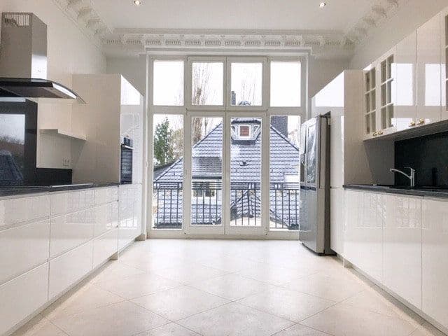 Pronájem bytu 5+1 181 m², Caspar-Theyß-Straße 9, Berlin, Berlín Pronájem bytu 5+1 181 m², Caspar-Theyß-Straße 9, Berlin, Berlín