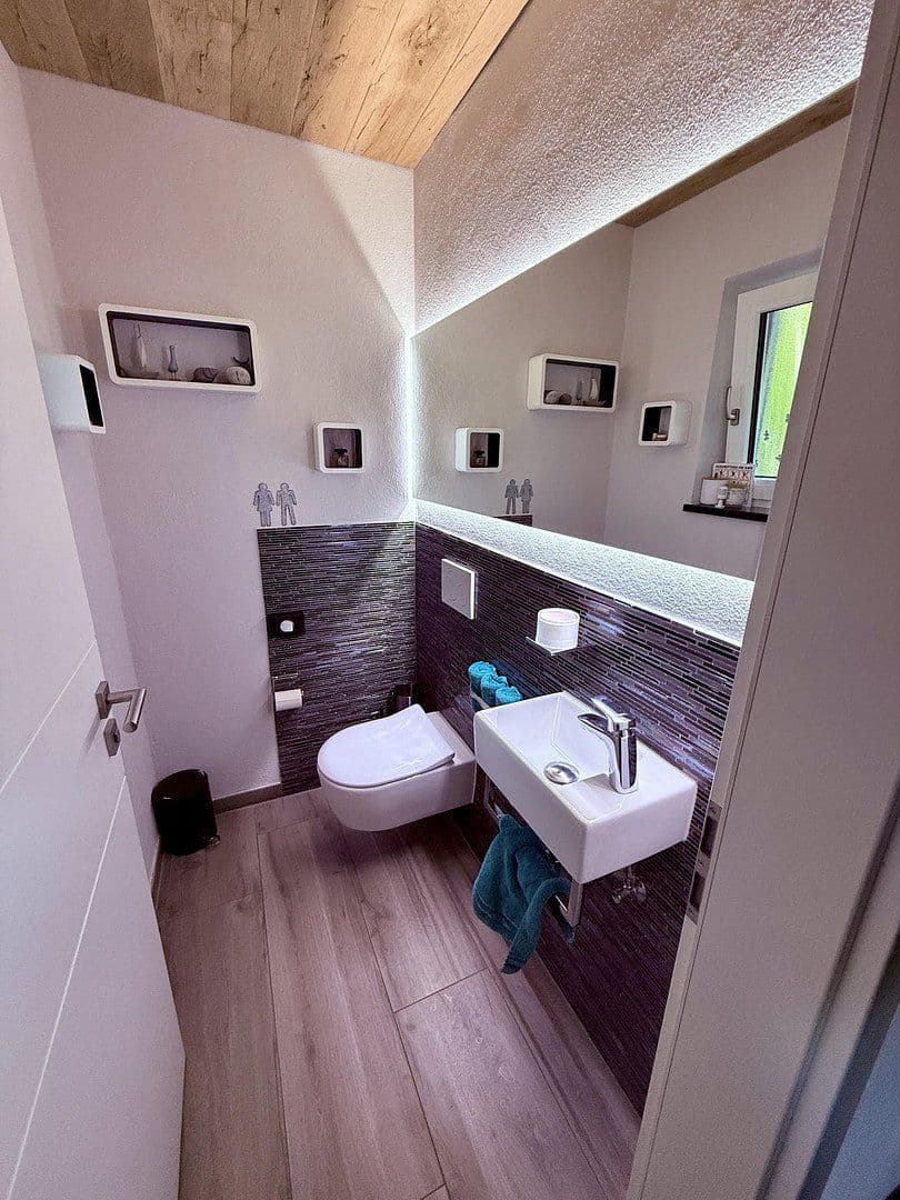 Prodej domu 195 m², pozemek 316 m², Brunnthal, Bavorsko Prodej domu 195 m², pozemek 316 m², Brunnthal, Bavorsko