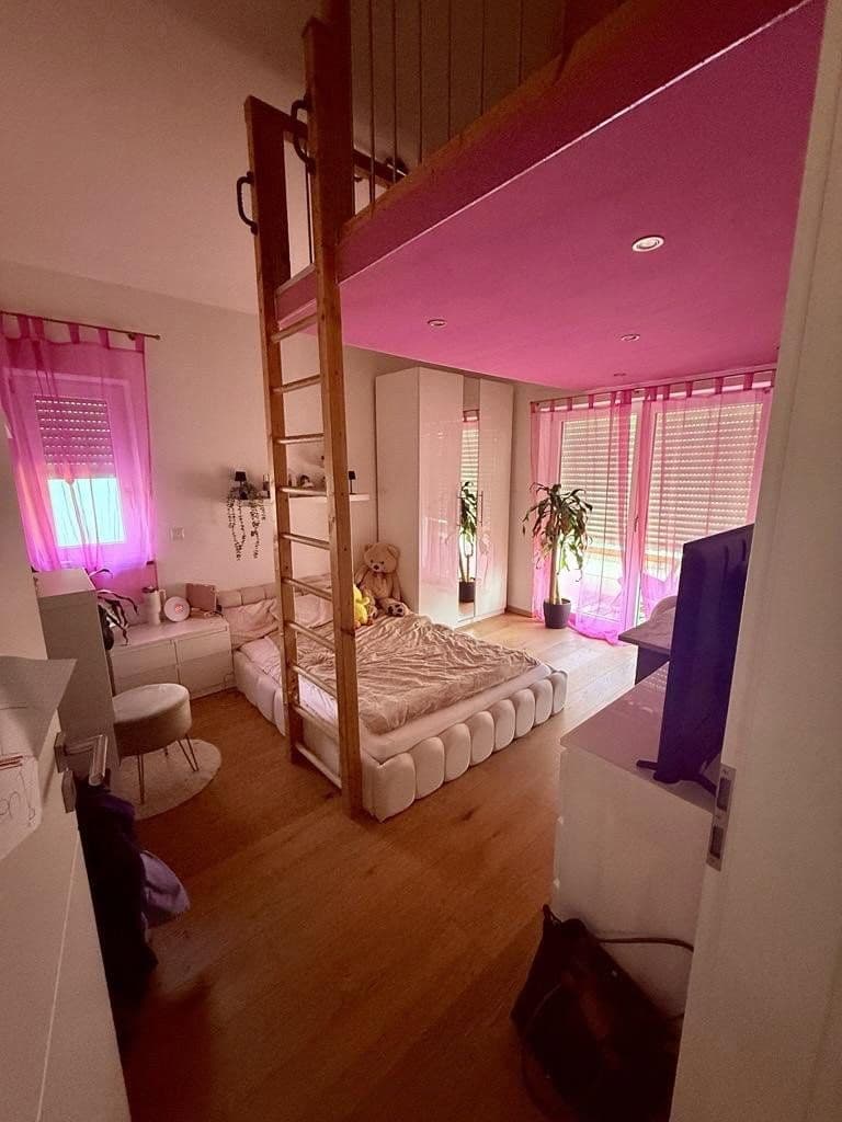 Prodej domu 195 m², pozemek 316 m², Brunnthal, Bavorsko Prodej domu 195 m², pozemek 316 m², Brunnthal, Bavorsko