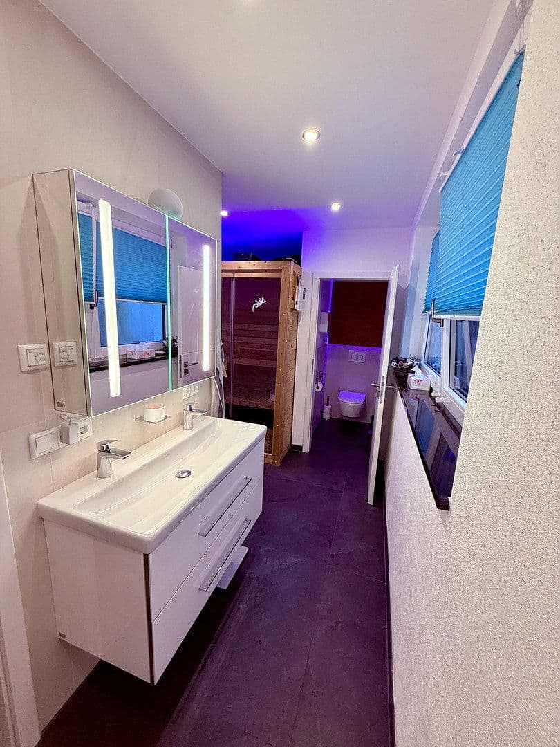 Prodej domu 195 m², pozemek 316 m², Brunnthal, Bavorsko Prodej domu 195 m², pozemek 316 m², Brunnthal, Bavorsko