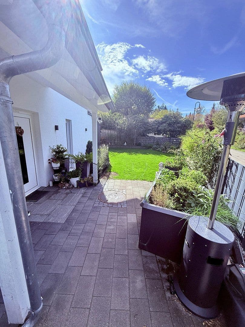 Prodej domu 195 m², pozemek 316 m², Brunnthal, Bavorsko Prodej domu 195 m², pozemek 316 m², Brunnthal, Bavorsko