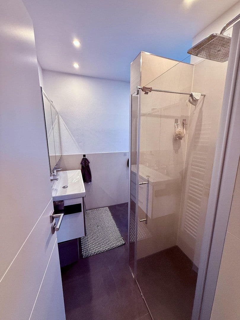 Prodej domu 195 m², pozemek 316 m², Brunnthal, Bavorsko Prodej domu 195 m², pozemek 316 m², Brunnthal, Bavorsko