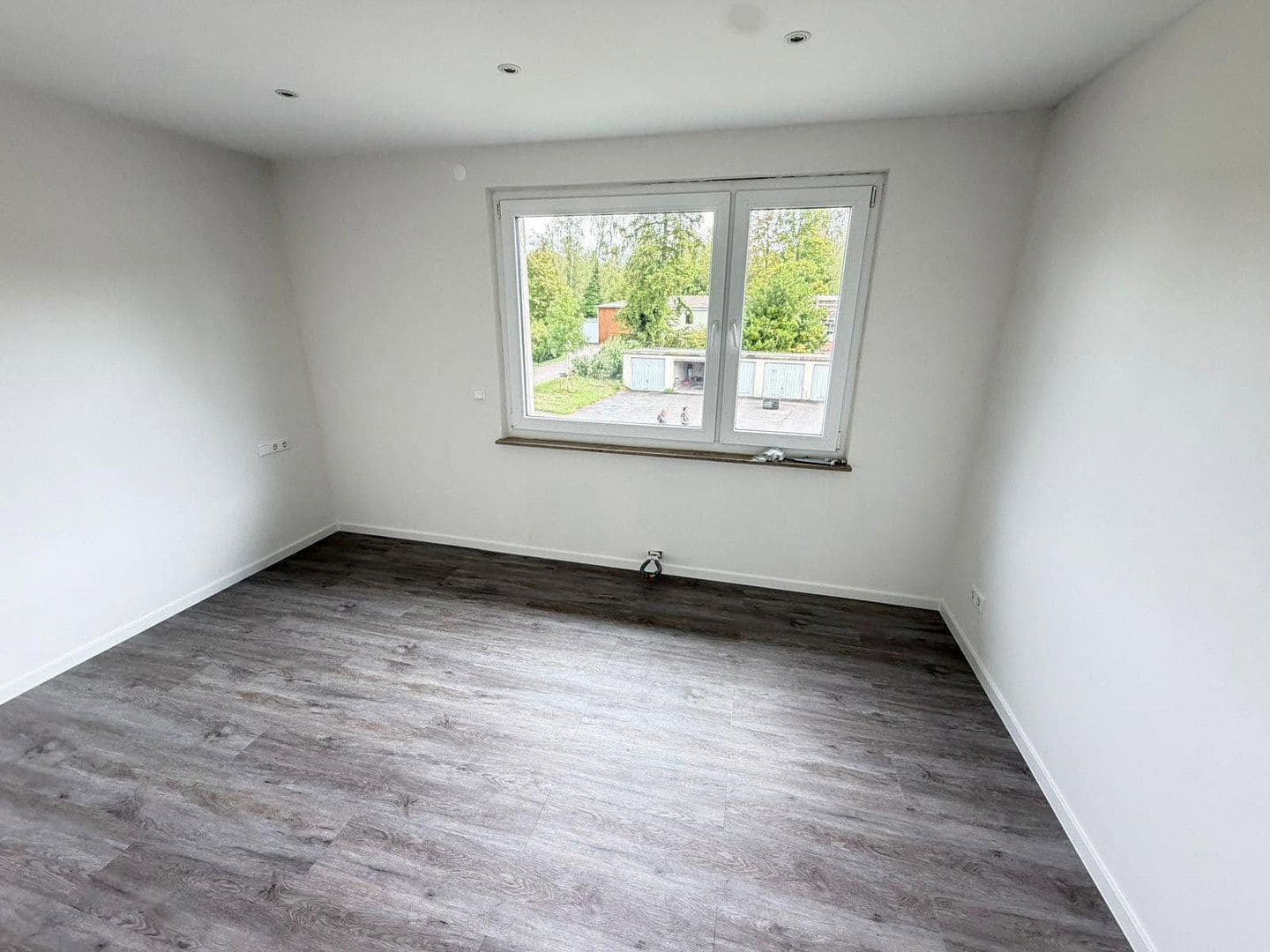 Pronájem bytu 3+1 75 m², Pforzheim, Bádensko-Württembersko Pronájem bytu 3+1 75 m², Pforzheim, Bádensko-Württembersko