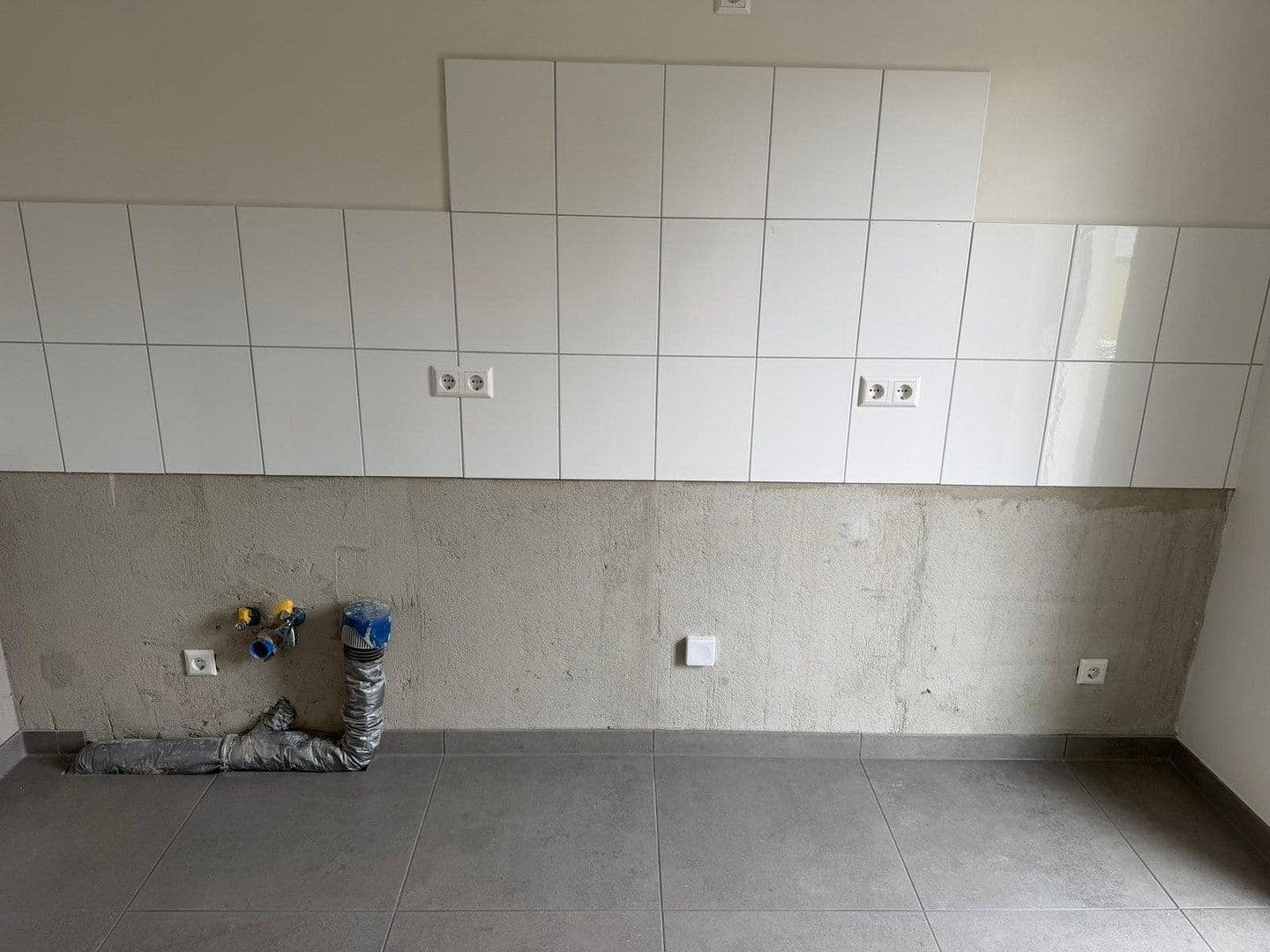 Pronájem bytu 3+1 75 m², Pforzheim, Bádensko-Württembersko Pronájem bytu 3+1 75 m², Pforzheim, Bádensko-Württembersko