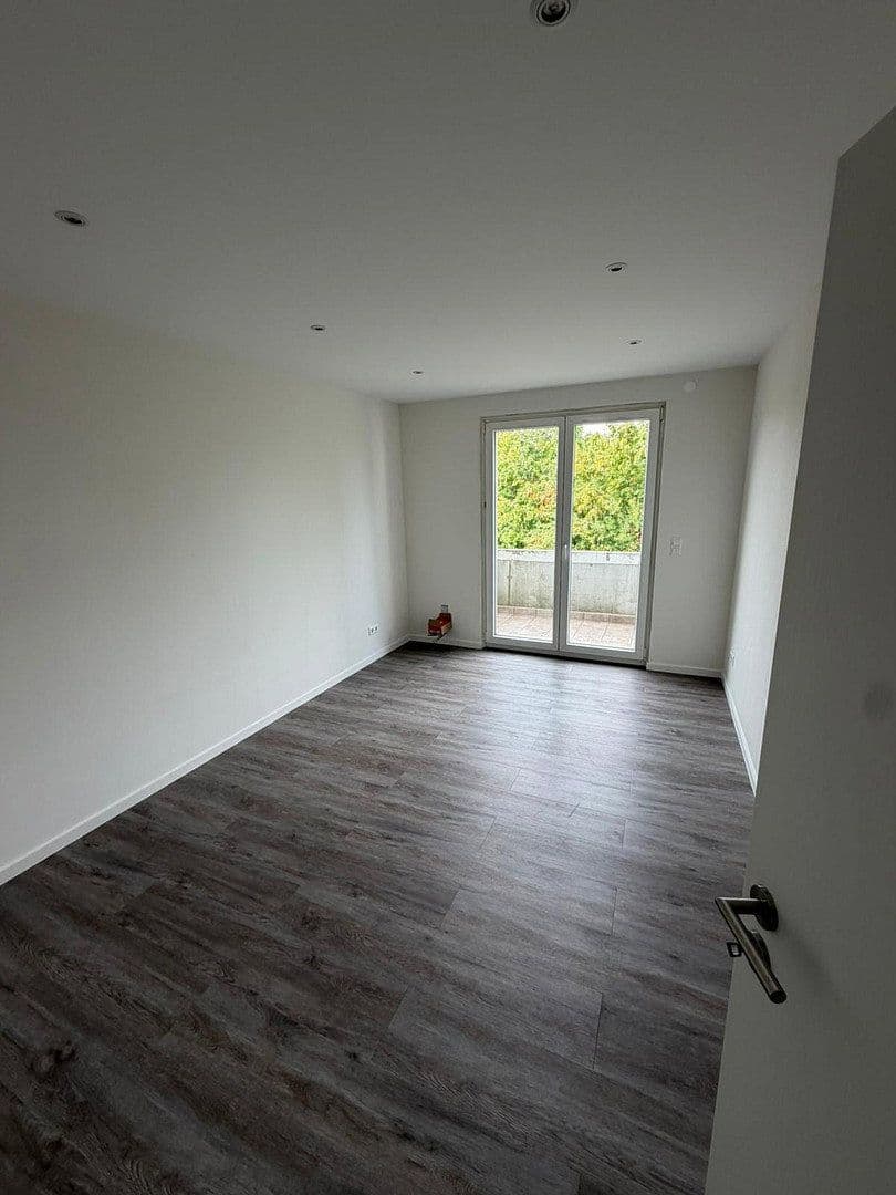 Pronájem bytu 3+1 75 m², Pforzheim, Bádensko-Württembersko Pronájem bytu 3+1 75 m², Pforzheim, Bádensko-Württembersko