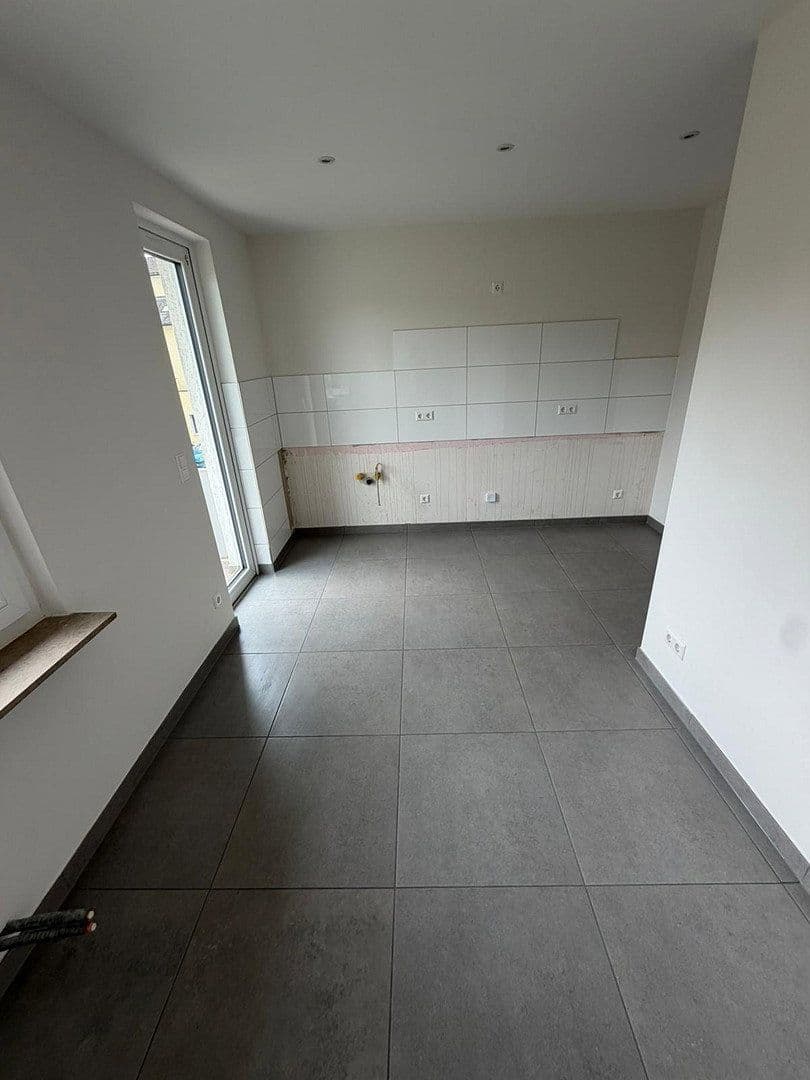 Pronájem bytu 3+1 75 m², Pforzheim, Bádensko-Württembersko Pronájem bytu 3+1 75 m², Pforzheim, Bádensko-Württembersko