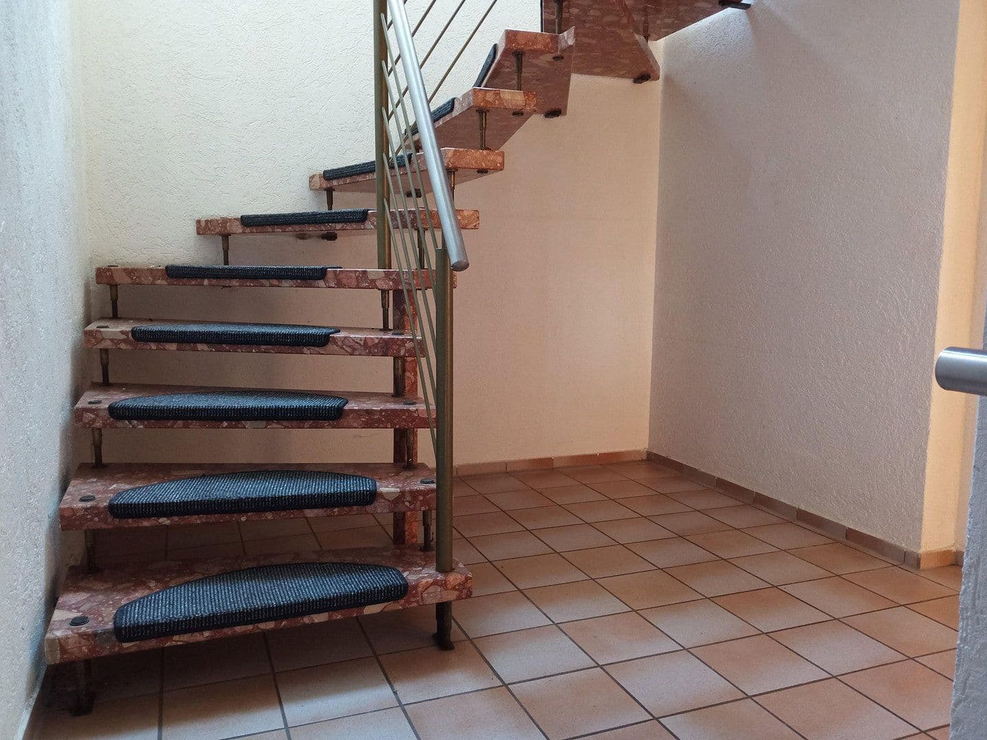 Prodej domu 365 m², pozemek 2.505 m², Schwerin, Mecklenburg-Vorpommern Prodej domu 365 m², pozemek 2.505 m², Schwerin, Mecklenburg-Vorpommern