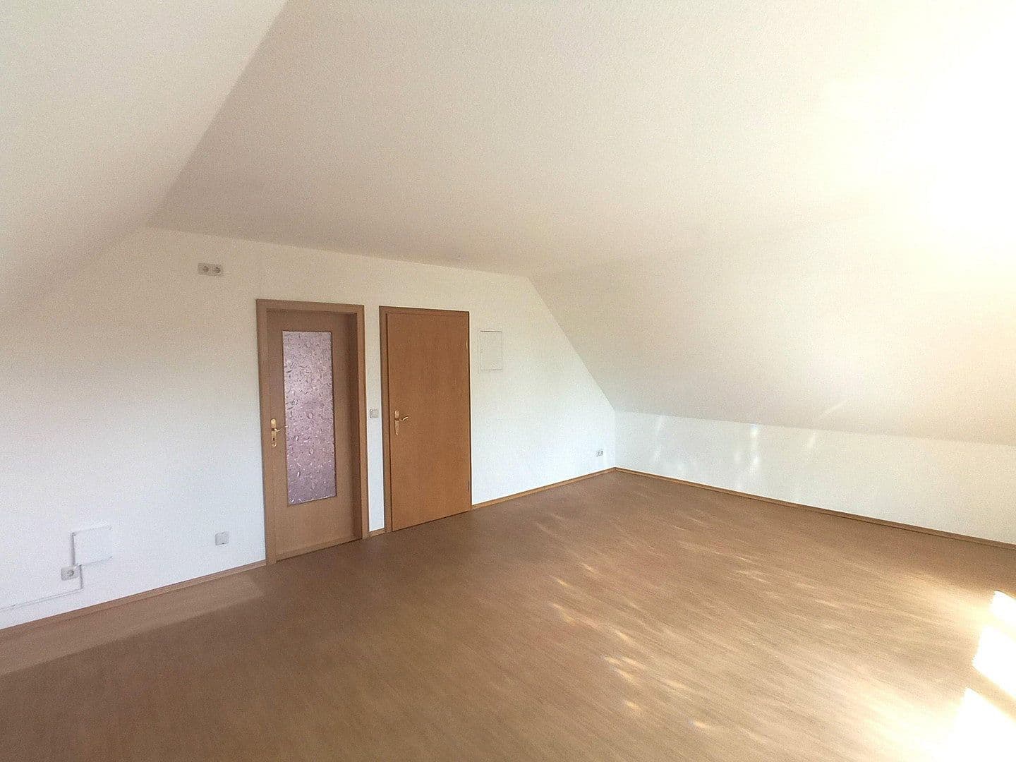 Prodej domu 365 m², pozemek 2.505 m², Schwerin, Mecklenburg-Vorpommern Prodej domu 365 m², pozemek 2.505 m², Schwerin, Mecklenburg-Vorpommern