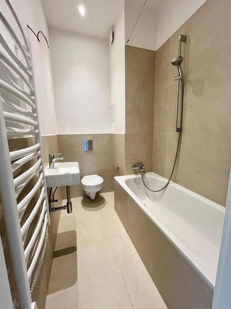 Pronájem bytu 3+1 58 m², Schöneberger Straße 9, Berlin, Berlín Pronájem bytu 3+1 58 m², Schöneberger Straße 9, Berlin, Berlín