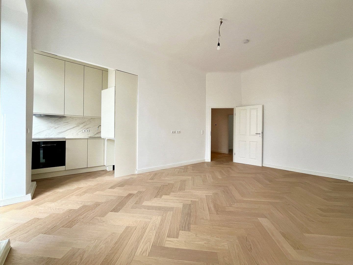 Pronájem bytu 3+1 58 m², Schöneberger Straße 9, Berlin, Berlín Pronájem bytu 3+1 58 m², Schöneberger Straße 9, Berlin, Berlín