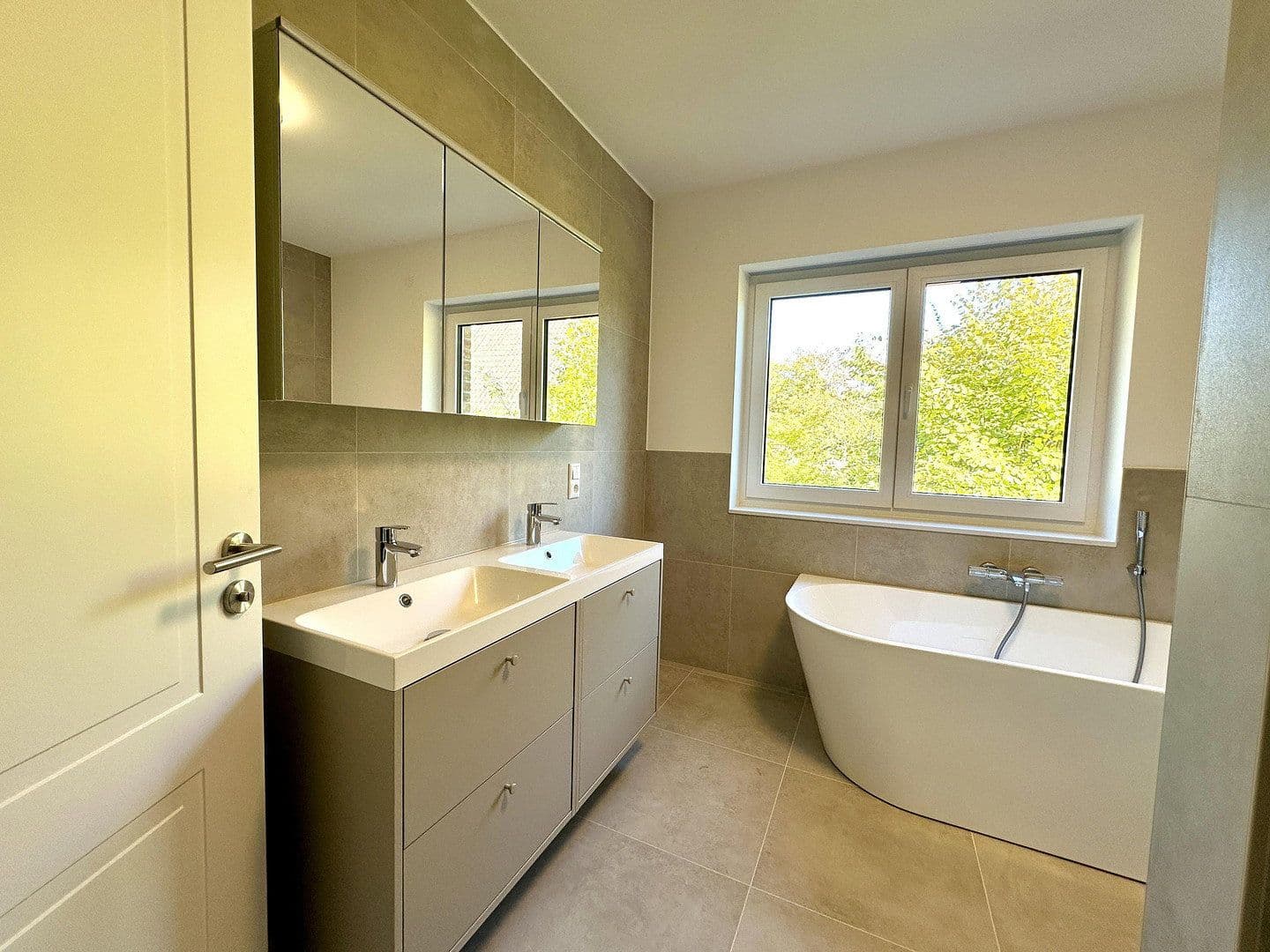 Prodej domu 124 m², pozemek 693 m², Vor dem Allerbruch 9b, Barum, Dolní Sasko Prodej domu 124 m², pozemek 693 m², Vor dem Allerbruch 9b, Barum, Dolní Sasko