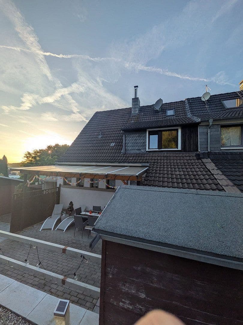 Prodej domu 160 m², pozemek 720 m², Wuppertal, Severní Porýní-Vestfálsko Prodej domu 160 m², pozemek 720 m², Wuppertal, Severní Porýní-Vestfálsko