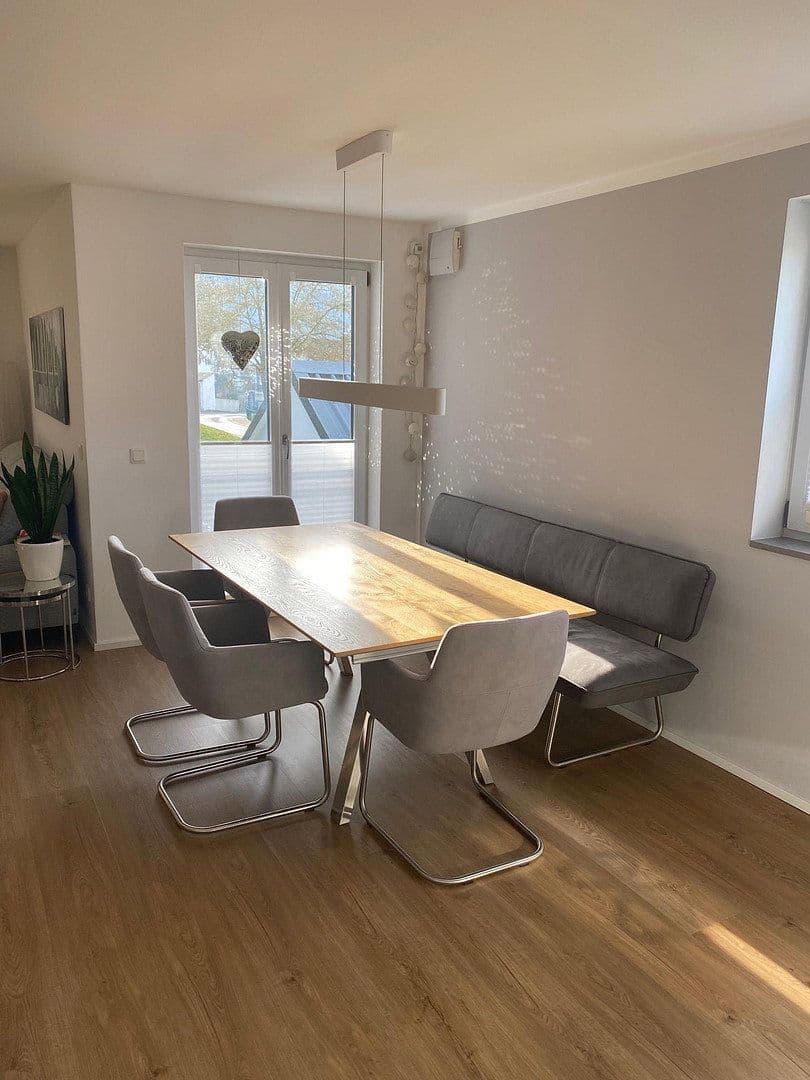 Prodej bytu 4+1 120 m², Marktstraße 10, Kipfenberg, Bavorsko Prodej bytu 4+1 120 m², Marktstraße 10, Kipfenberg, Bavorsko