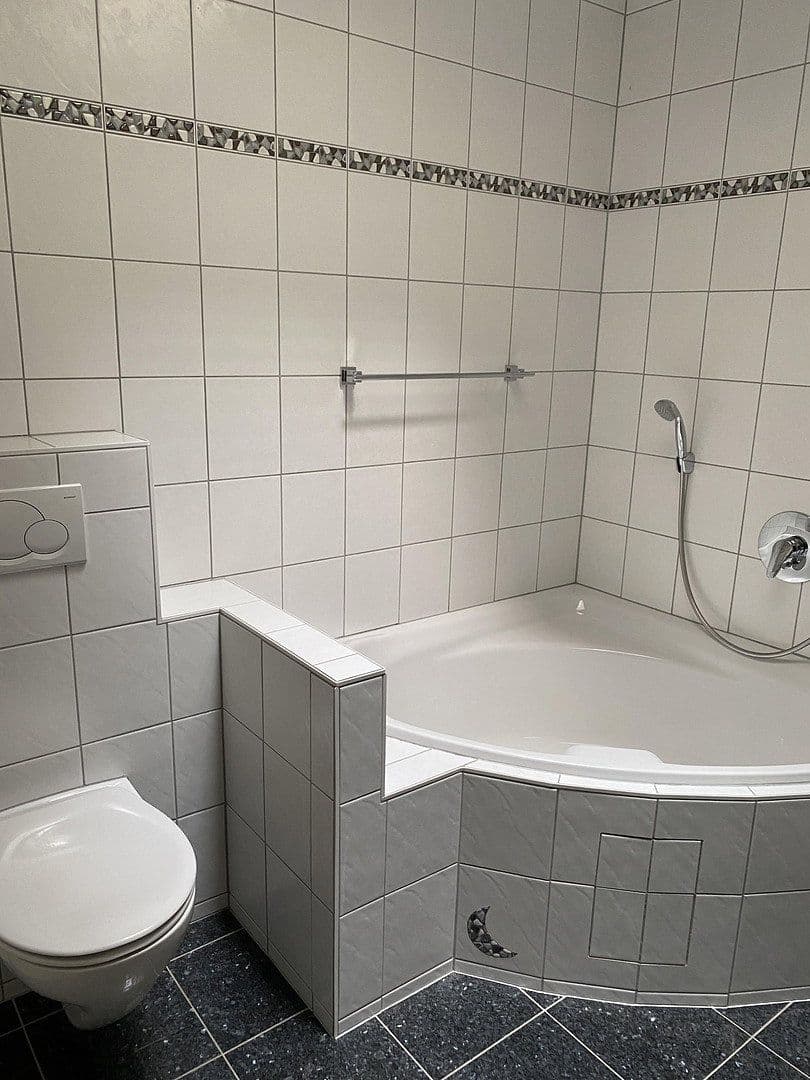 Prodej domu 122 m², pozemek 319 m², Untereisesheim, Bádensko-Württembersko Prodej domu 122 m², pozemek 319 m², Untereisesheim, Bádensko-Württembersko