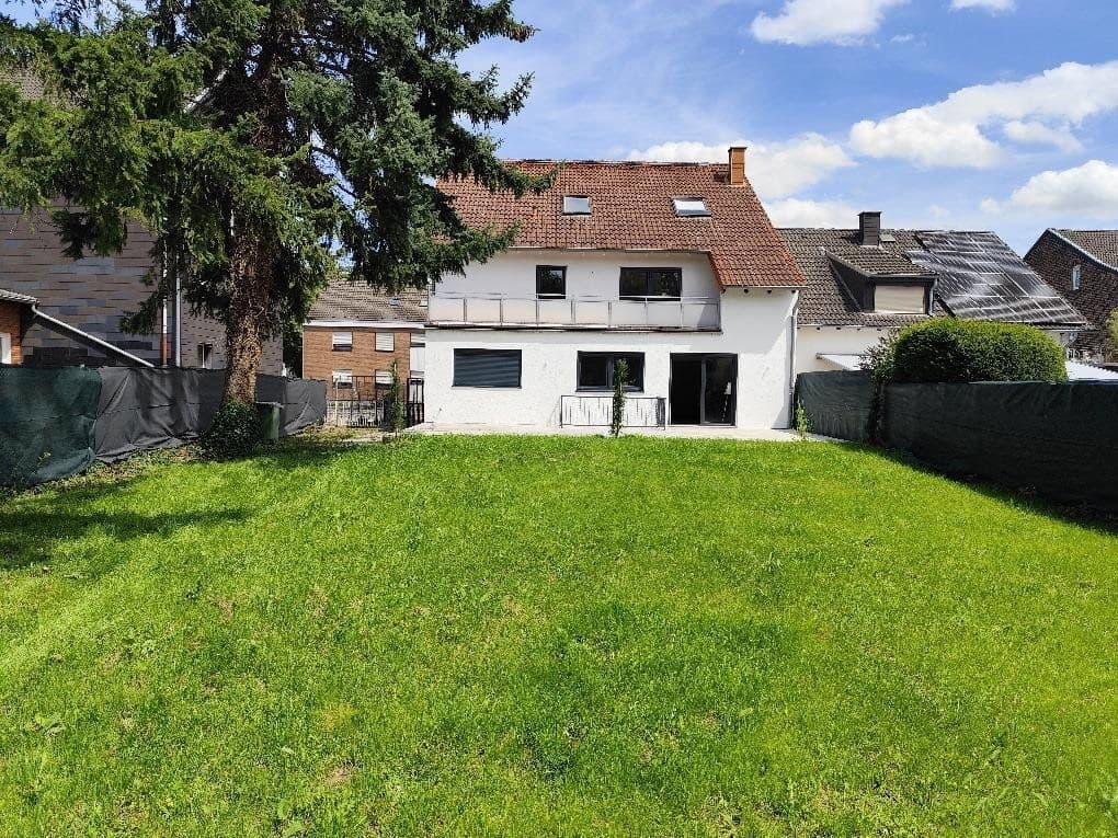 Prodej domu 261 m², pozemek 641 m², Düren, Severní Porýní-Vestfálsko Prodej domu 261 m², pozemek 641 m², Düren, Severní Porýní-Vestfálsko