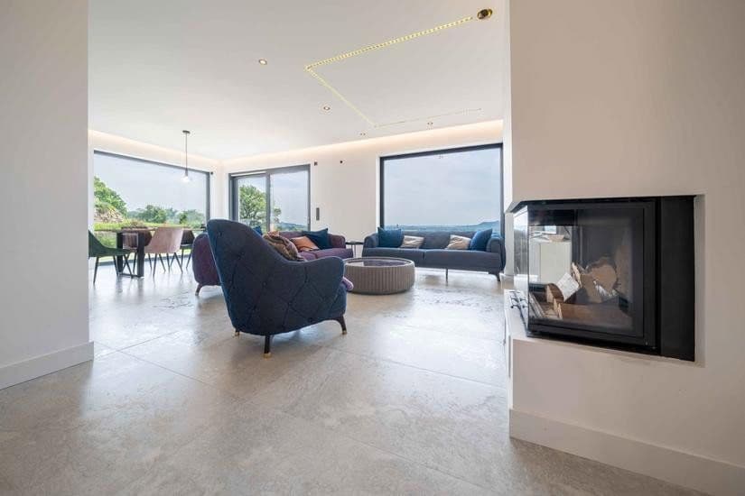 Prodej bytu 4+1 151 m², Kirchhain, Hessen Prodej bytu 4+1 151 m², Kirchhain, Hessen