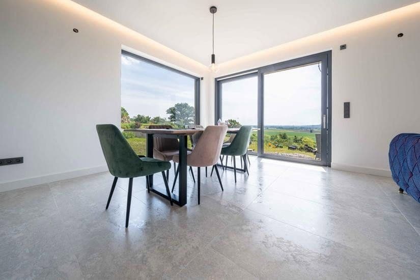 Prodej bytu 4+1 151 m², Kirchhain, Hessen Prodej bytu 4+1 151 m², Kirchhain, Hessen