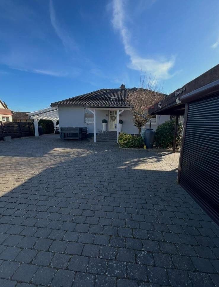 Prodej domu 167 m², pozemek 702 m², Wedemark, Dolní Sasko Prodej domu 167 m², pozemek 702 m², Wedemark, Dolní Sasko