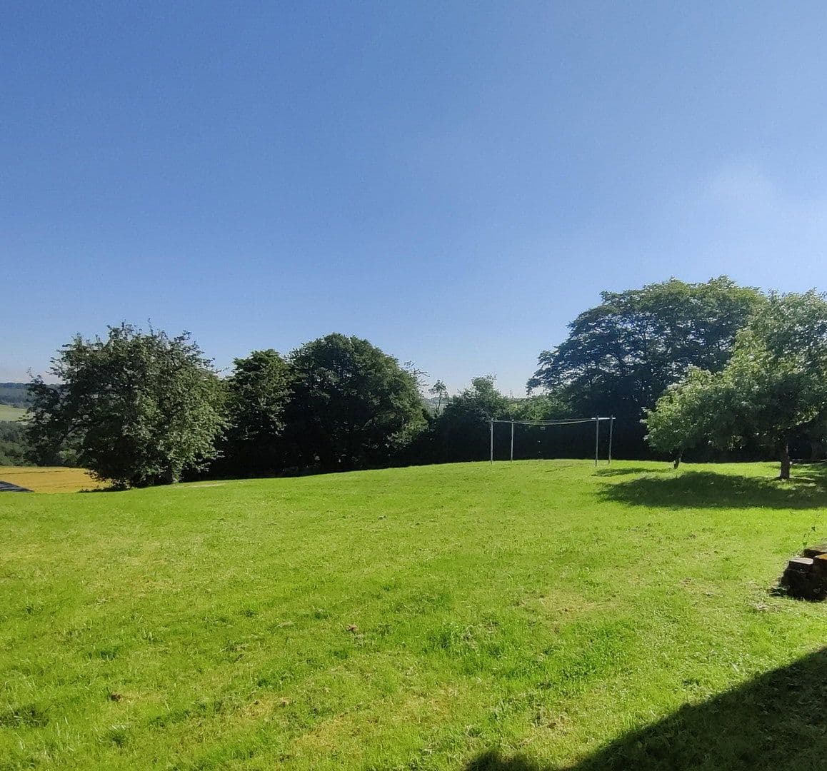 Prodej domu 280 m², pozemek 4.650 m², Peterswald-Löffelscheid, Porýní-Falc Prodej domu 280 m², pozemek 4.650 m², Peterswald-Löffelscheid, Porýní-Falc