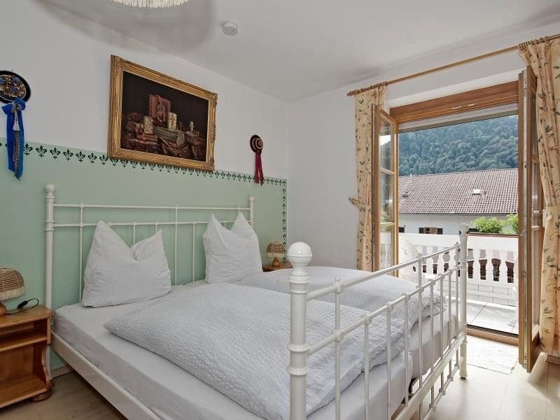 Prodej domu 330 m², pozemek 843 m², Kirchstrasse 22 / OT Sachrang, Aschau im Chiemgau, OT Sachrang, Bavorsko Prodej domu 330 m², pozemek 843 m², Kirchstrasse 22 / OT Sachrang, Aschau im Chiemgau, OT Sachrang, Bavorsko