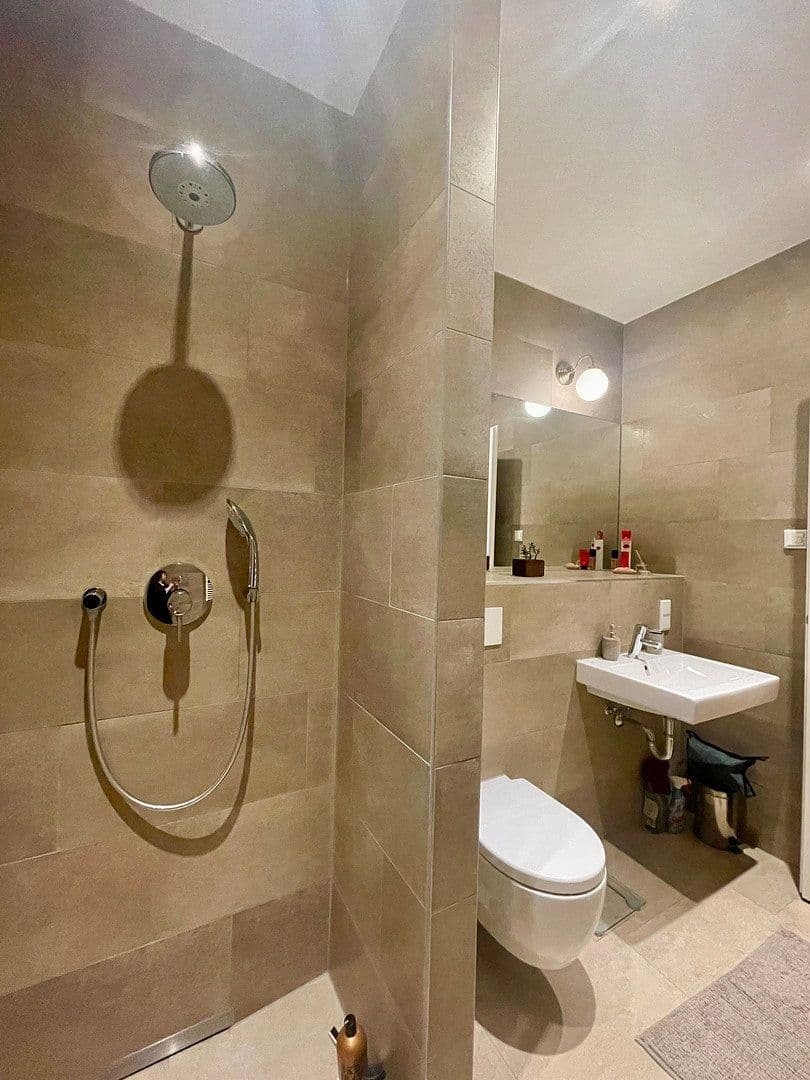 Pronájem bytu 4+1 124 m², Berlin, Berlín Pronájem bytu 4+1 124 m², Berlin, Berlín