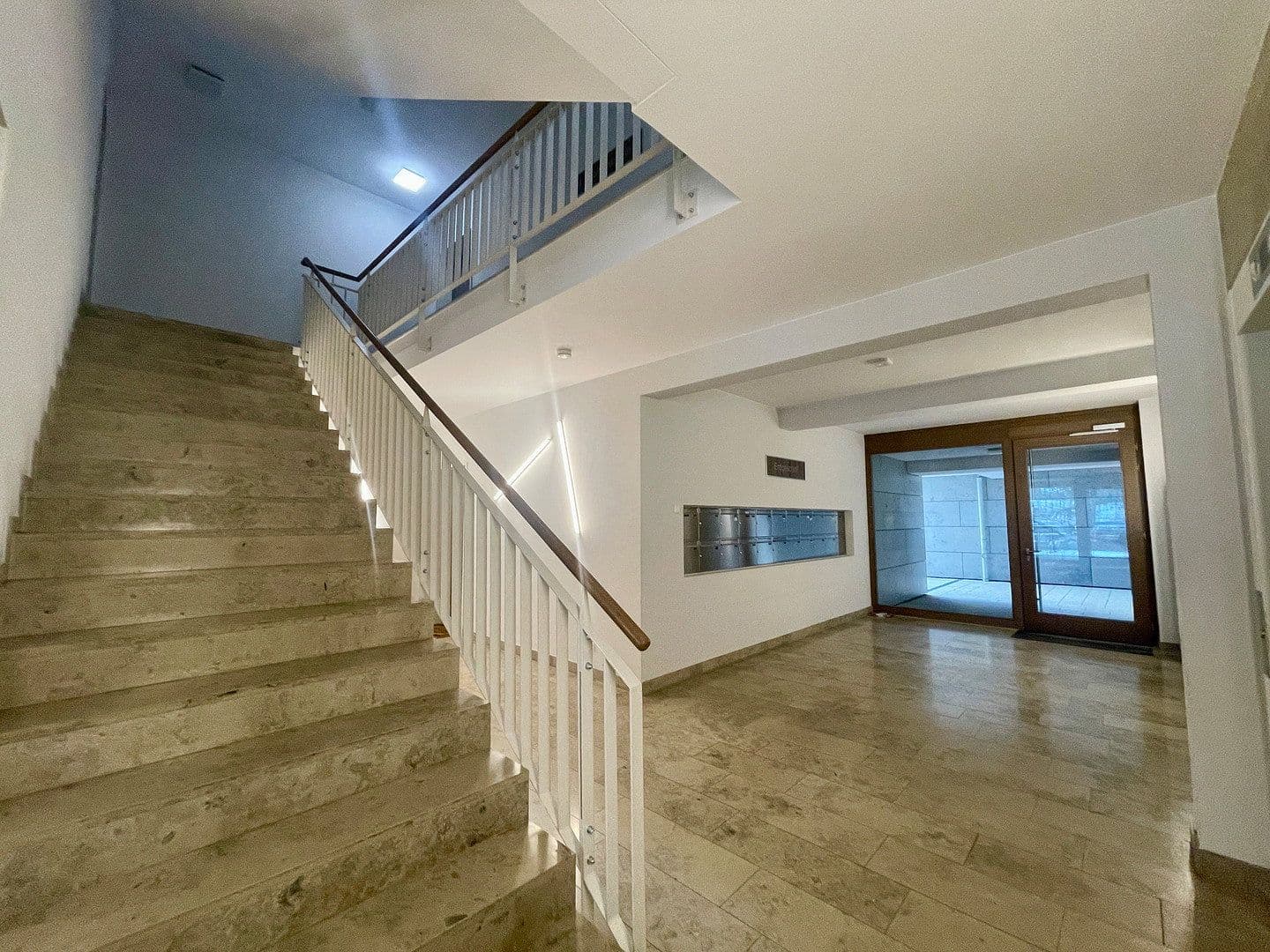 Pronájem bytu 4+1 124 m², Berlin, Berlín Pronájem bytu 4+1 124 m², Berlin, Berlín