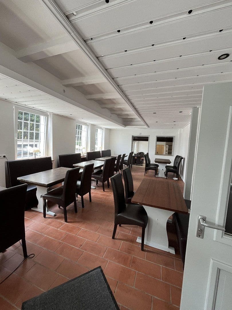 Prodej nebytového prostoru 1.150 m², Schwerte, Severní Porýní-Vestfálsko Prodej nebytového prostoru 1.150 m², Schwerte, Severní Porýní-Vestfálsko