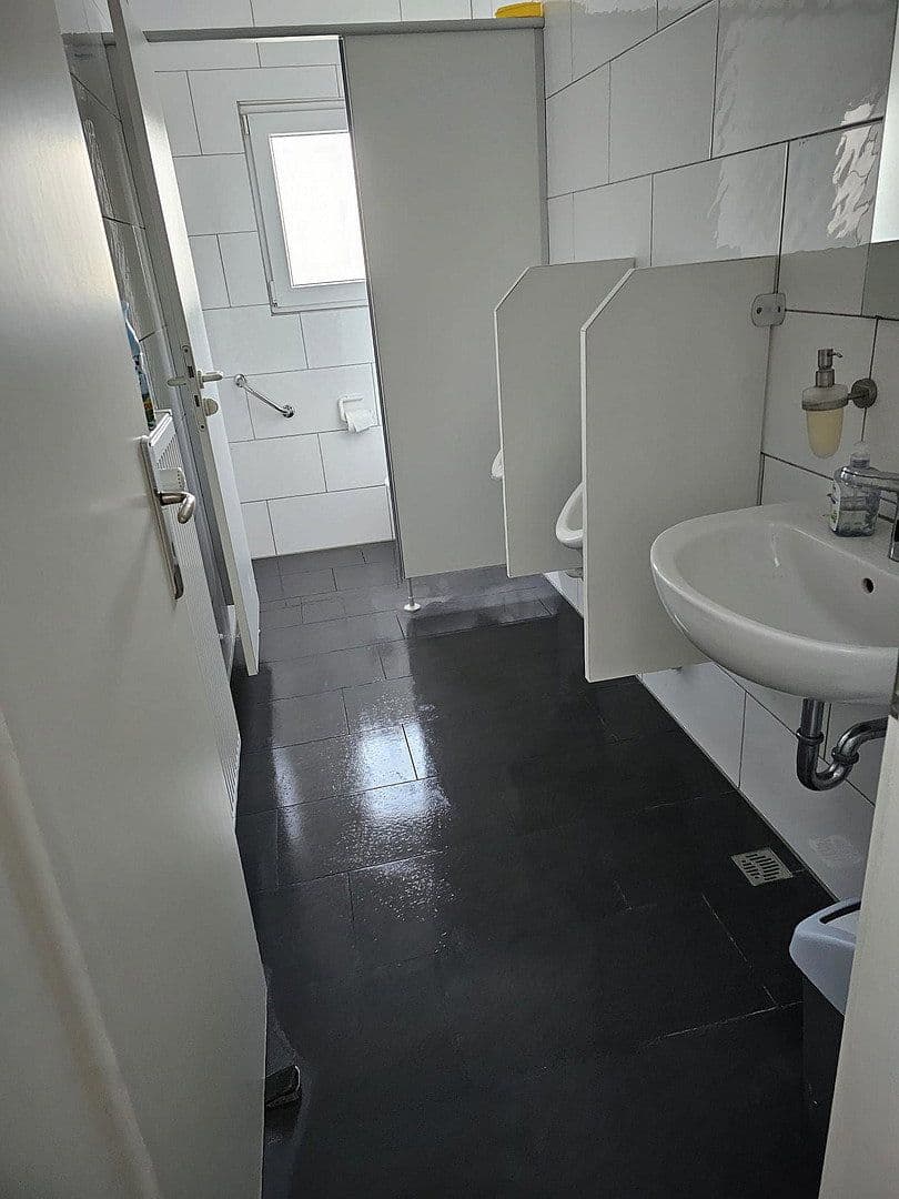 Prodej nebytového prostoru 1.150 m², Schwerte, Severní Porýní-Vestfálsko Prodej nebytového prostoru 1.150 m², Schwerte, Severní Porýní-Vestfálsko