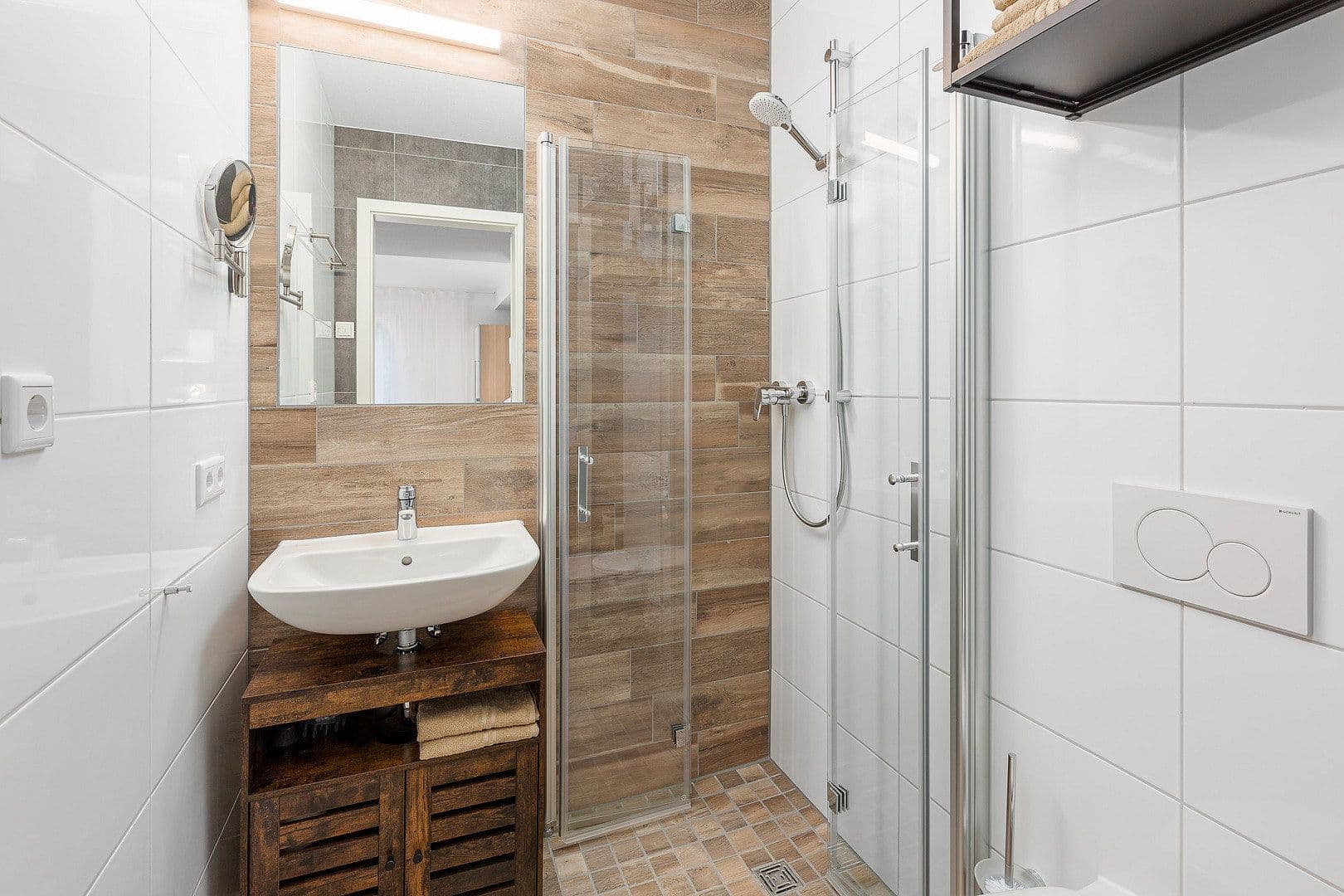 Pronájem bytu 1+1 30 m², Ezanvillestr. 14, Heidelberg, Bádensko-Württembersko Pronájem bytu 1+1 30 m², Ezanvillestr. 14, Heidelberg, Bádensko-Württembersko