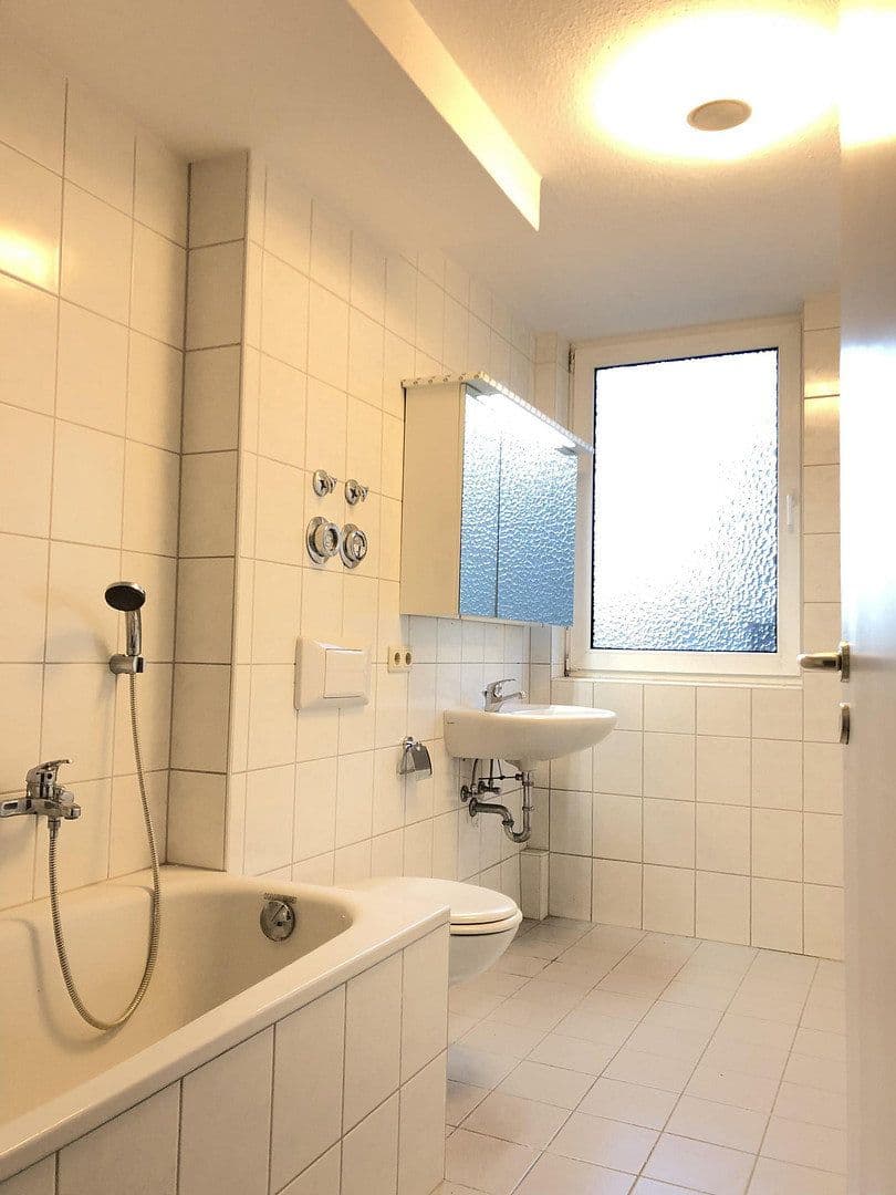 Pronájem bytu 3+kk 140 m², Emsbach Str.38, Waldems, Hessen Pronájem bytu 3+kk 140 m², Emsbach Str.38, Waldems, Hessen